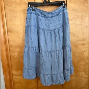 Time & Tru light denim skirt